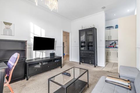 1 bedroom flat to rent, Gloucester Terrace, Bayswater, London, W2