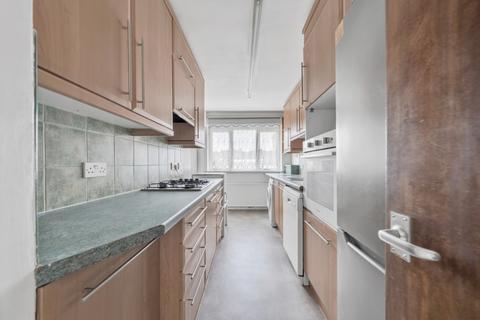 2 bedroom apartment to rent, Charlton Lodge, London NW11