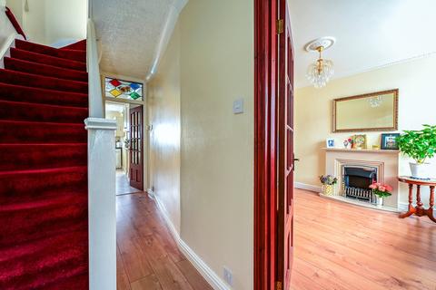 4 bedroom semi-detached house for sale, Park Avenue, Surrey TW20