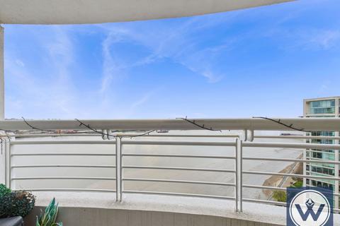 1 bedroom apartment for sale, Barrier Point Road,London,E16 2SF