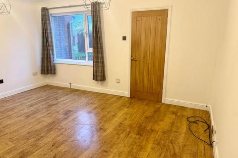 undefined, Favell Drive, Furzton, Milton Keynes