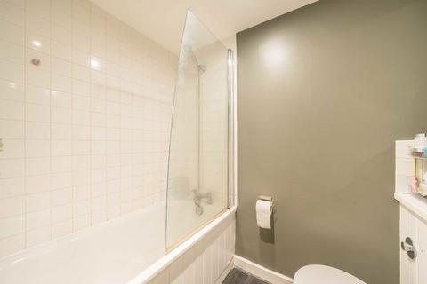 1 bedroom flat for sale, Old York Road, LONDON SW18