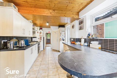 4 bedroom semi-detached house for sale, Fairway, Hemel Hempstead, Hertfordshire, HP3 9TP
