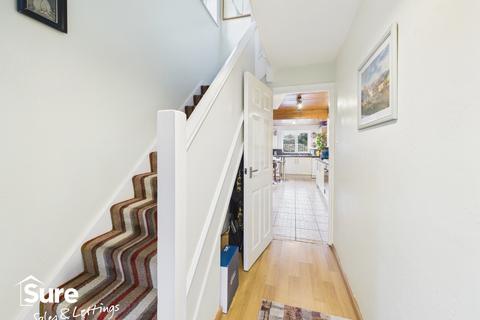 4 bedroom semi-detached house for sale, Fairway, Hemel Hempstead, Hertfordshire, HP3 9TP