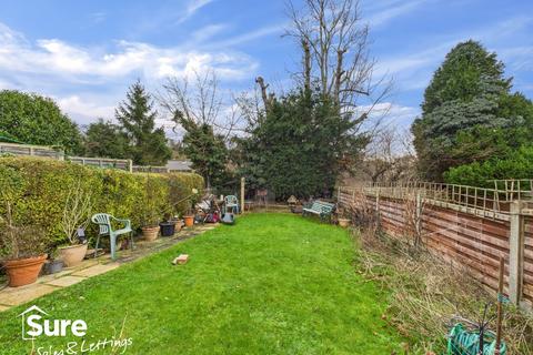 4 bedroom semi-detached house for sale, Fairway, Hemel Hempstead, Hertfordshire, HP3 9TP
