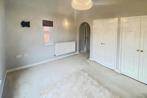4 bedroom detached house to rent, Walsall Road, Lichfield, WS13 8AE