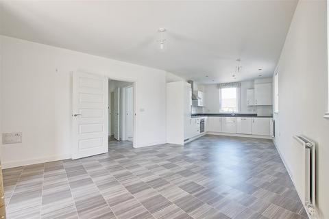 2 bedroom flat to rent, Osprey Drive, Trumpington, Cambridge