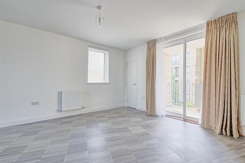 2 bedroom flat to rent, Osprey Drive, Trumpington, Cambridge