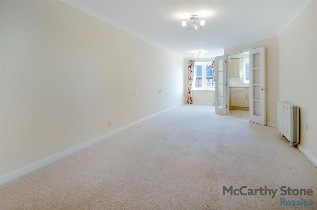 8673740-interior01.jpg