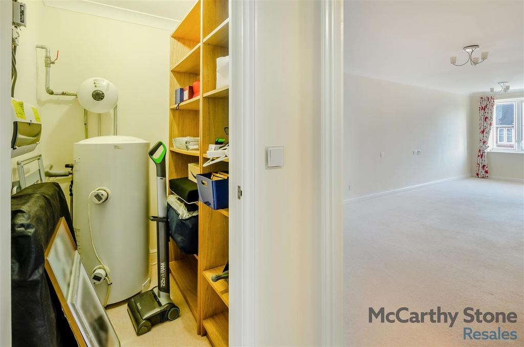 8673740-interior15.jpg