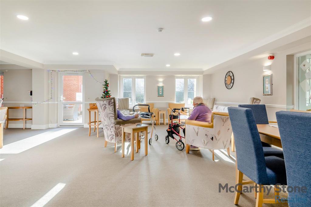 8673740-interior18.jpg