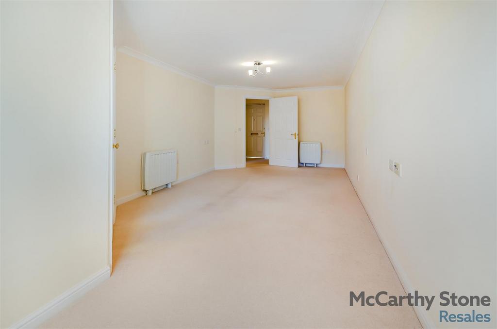 8673740-interior02.jpg