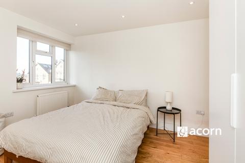 2 bedroom flat to rent, Essex Grove London SE19