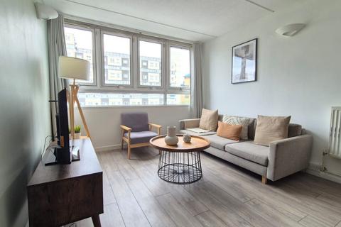 2 bedroom flat to rent, Strasburg Road, London SW11