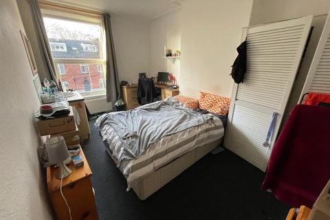 5 bedroom terraced house to rent, Buckingham Mount, Hyde Park, Leeds, LS6 1DN