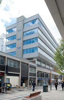 Office to rent, Charles Square Bracknell RG12 1DG