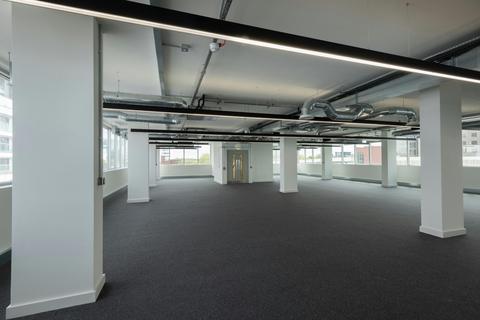 Office to rent, Charles Square Bracknell RG12 1DG
