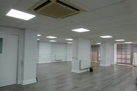 Office to rent, Ray Mead Rd Maidenhead SL6 8NJ