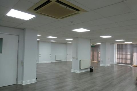 Office to rent, Ray Mead Rd Maidenhead SL6 8NJ