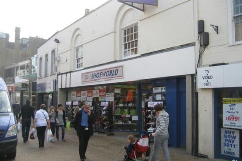 Retail property (high street) to rent, 81 High St Maidenhead SL6 1JX