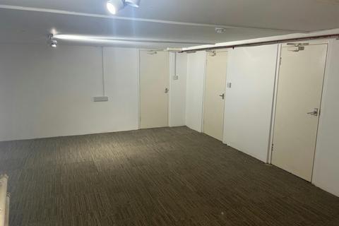 Retail property (high street) to rent, 81 High St Maidenhead SL6 1JX