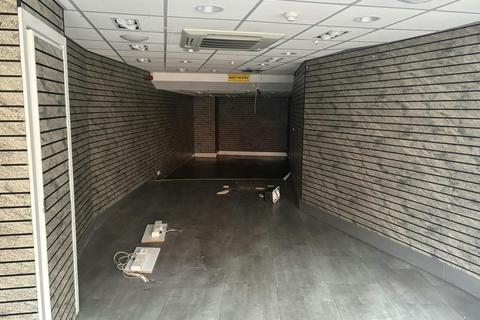 Retail property (high street) to rent, 33 Peascod St Windsor SL4 1EA