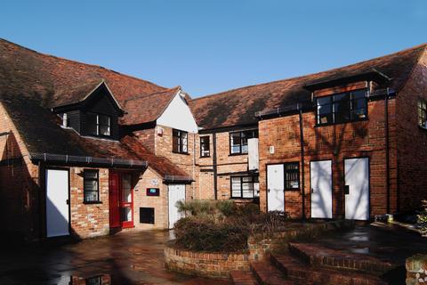 Office to rent, Denmark St Wokingham RG40 2AZ