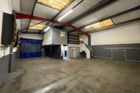 Industrial development to rent, Unit 4, Longshot Industrial Estate Bracknell RG12 1RL