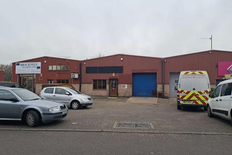 Industrial development to rent, Unit 4, Longshot Industrial Estate Bracknell RG12 1RL