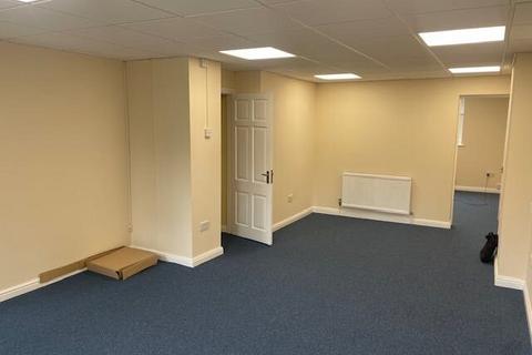 Office to rent, 11-13 Dukes Ride Crowthorne RG45 6LZ