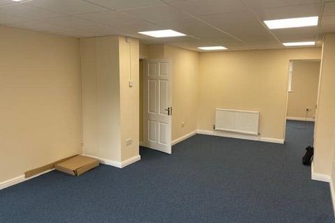 Office to rent, 11-13 Dukes Ride Crowthorne RG45 6LZ