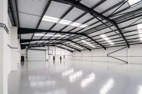 Distribution warehouse to rent, Units 3 & 4, Bracknell Business Centre, Downmill Rd Bracknell RG12 1QS
