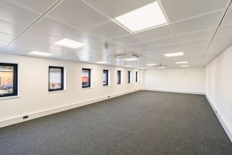 Distribution warehouse to rent, Units 3 & 4, Bracknell Business Centre, Downmill Rd Bracknell RG12 1QS