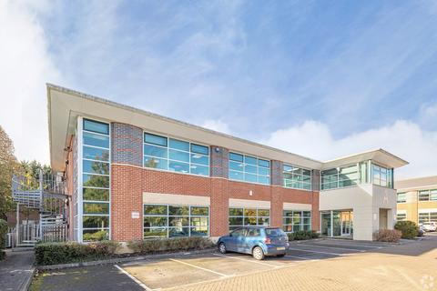 Healthcare facility to rent, Waltham Rd Maidenhead SL6 3LW