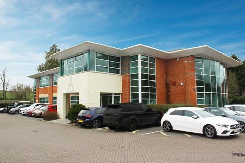 Healthcare facility to rent, Waltham Rd Maidenhead SL6 3LW