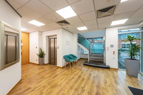 Healthcare facility to rent, Waltham Rd Maidenhead SL6 3LW