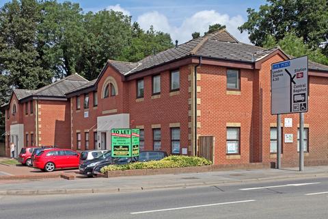 Office to rent, London Rd Bagshot GU19 5HD
