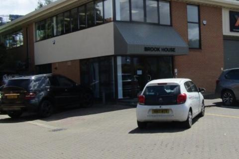 Distribution warehouse to rent, Downmill Rd Bracknell RG12 1HL