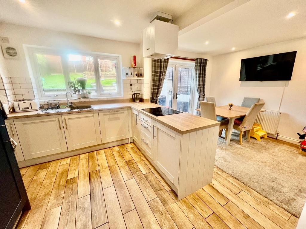 Kitchen/Dining Room