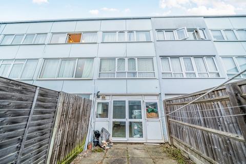 3 bedroom terraced house for sale, Huntingdon Close, Mitcham