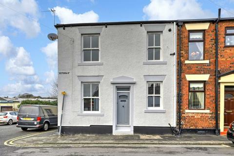 2 bedroom end of terrace house to rent, Victoria Street, Greater Manchester OL15