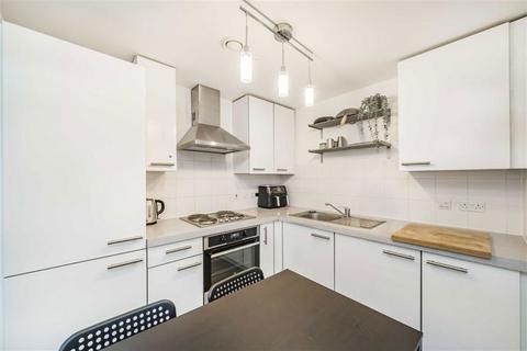 1 bedroom flat to rent, Carter House, London SW11