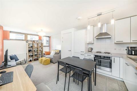 1 bedroom flat to rent, Carter House, London SW11