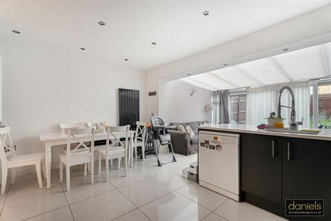 4 bedroom townhouse for sale, Compton Avenue, Wembley