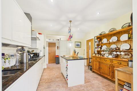 3 bedroom semi-detached bungalow for sale, Tranby Avenue, Hessle