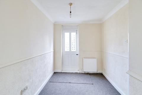 3 bedroom semi-detached house for sale, Ernan Road, South Ockendon RM15