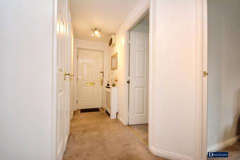 2 bedroom flat for sale, Fleming House, Nightingale Crescent, Harold Wood, RM3