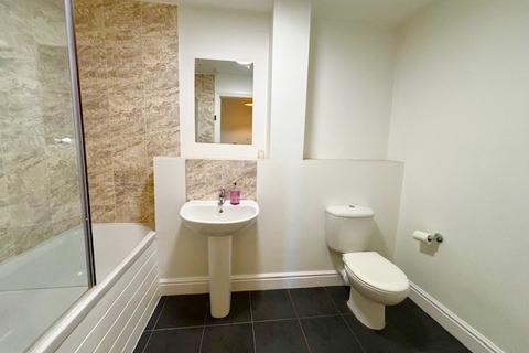 2 bedroom apartment to rent, Sanderstead Road, South Croydon CR2