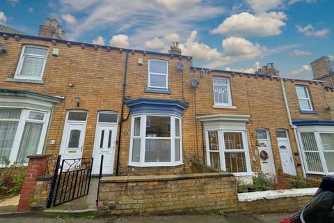 2 bedroom terraced house to rent, Highfield, Scarborough