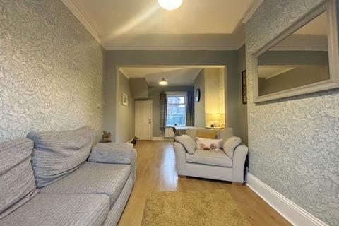 2 bedroom terraced house to rent, Highfield, Scarborough